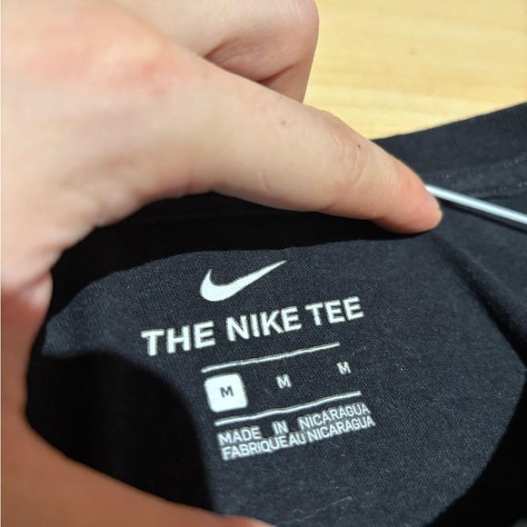 Nike red swoosh short sleeve t shirt - Picture 2 of 2